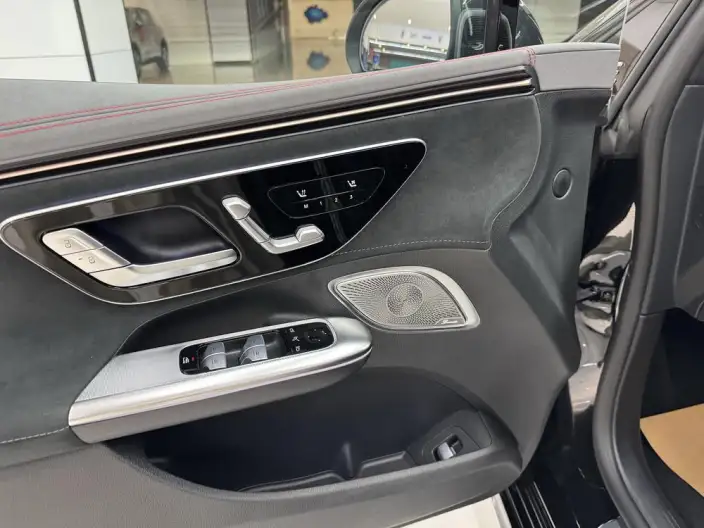 Mercedes-Benz EQE AMG 2023 Model EQE 53 4MATIC+ – фото 9