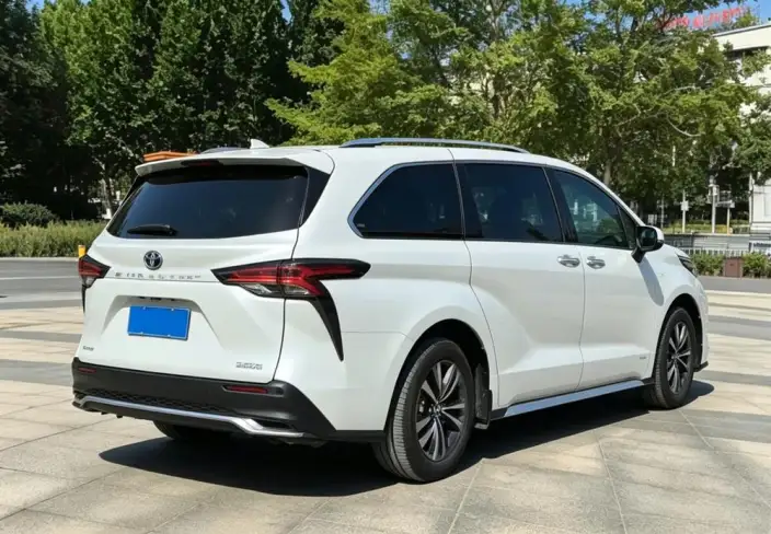 Granvia 2024 Model Intelligent Hybrid 2.5L 4WD Noble PLUS Edition – фото 6