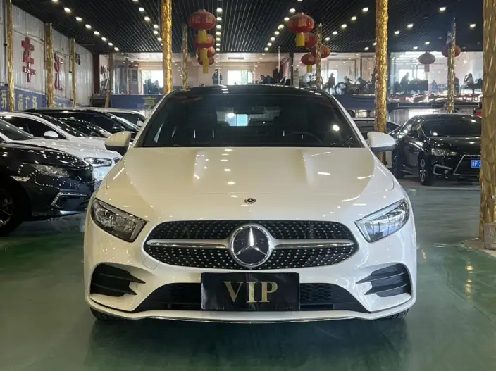 Mercedes-Benz A-class 2020 Model A 200 L Sports sedan – фото 2