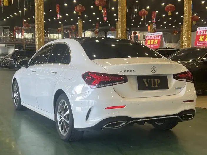 Mercedes-Benz A-class 2020 Model A 200 L Sports sedan – фото 4