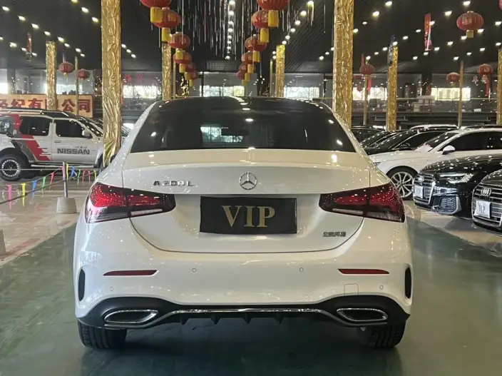 Mercedes-Benz A-class 2020 Model A 200 L Sports sedan – фото 5