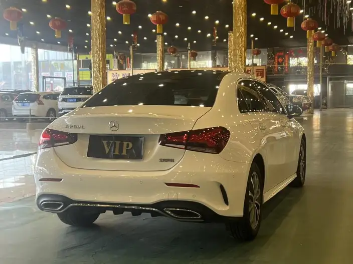 Mercedes-Benz A-class 2020 Model A 200 L Sports sedan – фото 6