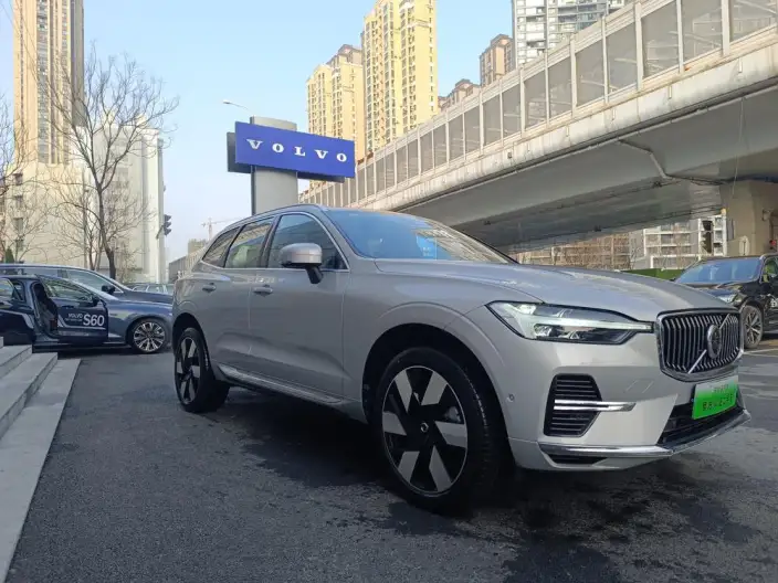 Volvo XC60 PHEV 2024 Model T8 4WD Long Battery Life Pro Smart Elegance Deluxe Edition – фото 3