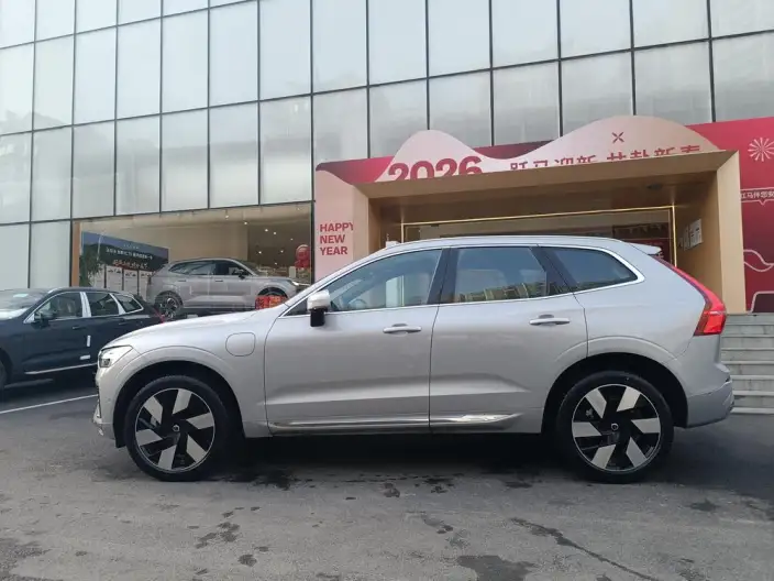 Volvo XC60 PHEV 2024 Model T8 4WD Long Battery Life Pro Smart Elegance Deluxe Edition – фото 4