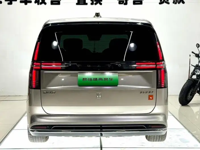Volvo EM90 2025 Model Ultra VI seat – фото 5