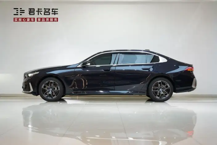BMW 5 Series 2025 Model 530Li Leading Model Luxury Set – фото 4