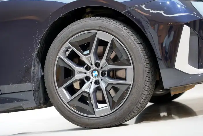 BMW 5 Series 2025 Model 530Li Leading Model Luxury Set – фото 9