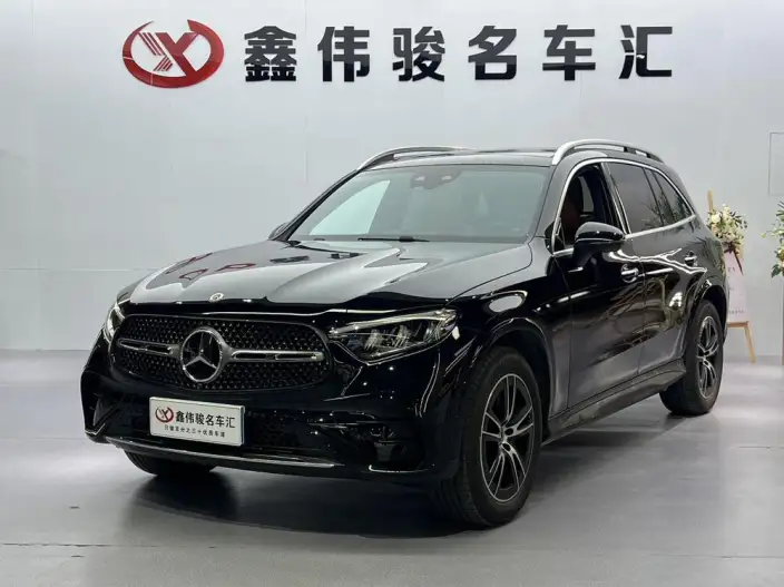 Mercedes-Benz GLC 2026 Model GLC 260 L 4MATIC Luxury Model 5 seat – фото 1