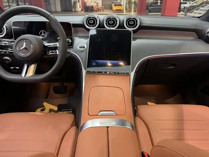 Mercedes-Benz GLC 2026 Model GLC 260 L 4MATIC Luxury Model 5 seat – фото 9