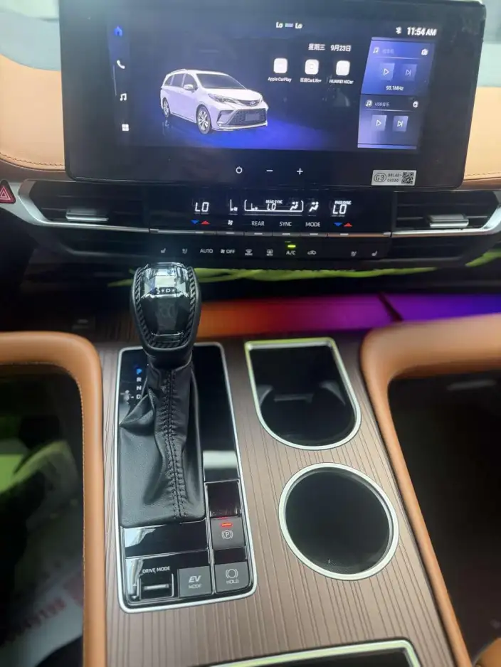 Granvia 2024 Model Intelligent Hybrid 2.5L 2WD Comfort Edition – фото 9