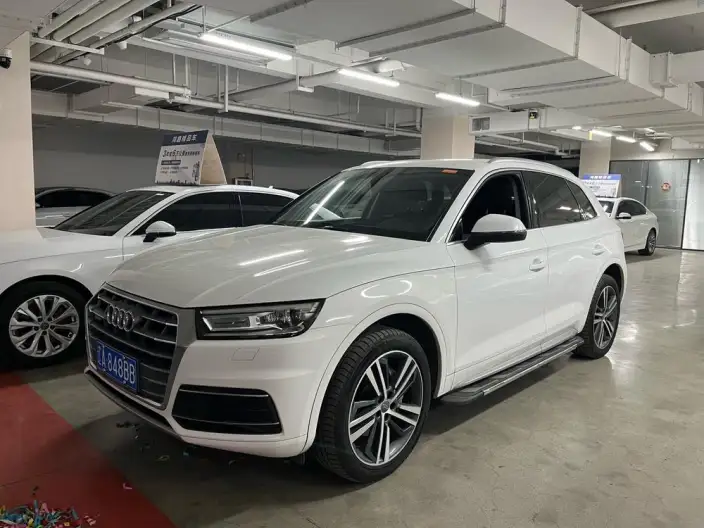 Audi Q5L 2020 Model 40 TFSI Rong Xiang Fashion Model – фото 1