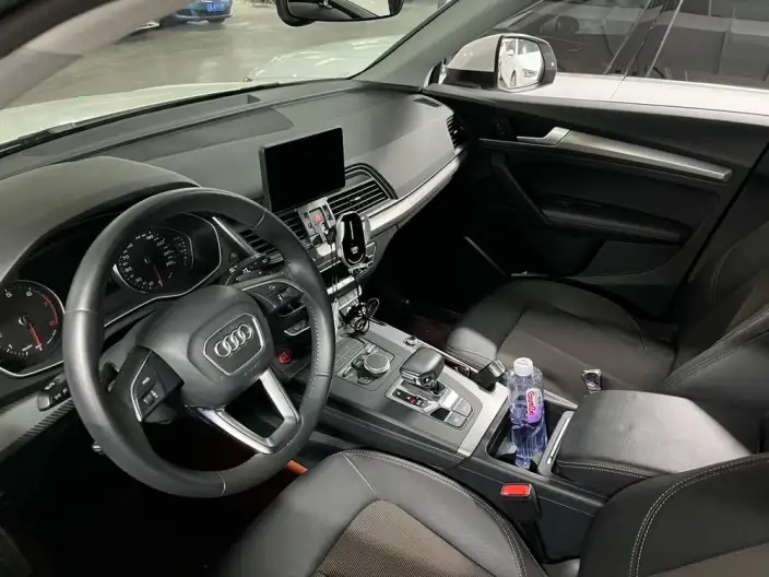 Audi Q5L 2020 Model 40 TFSI Rong Xiang Fashion Model – фото 8