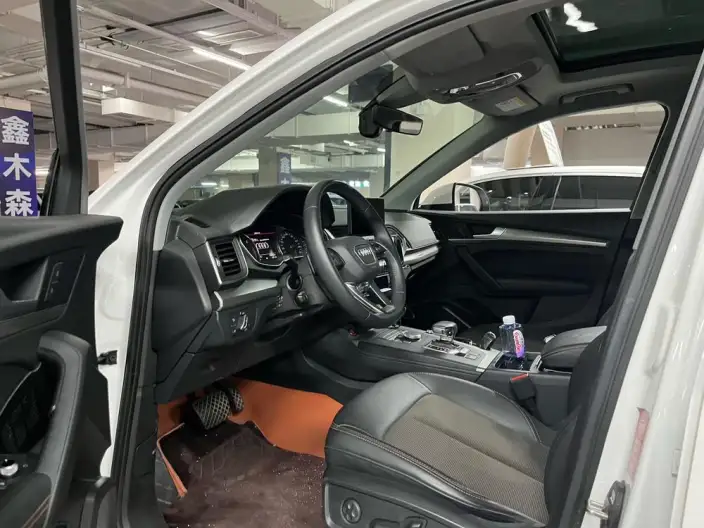 Audi Q5L 2020 Model 40 TFSI Rong Xiang Fashion Model – фото 9