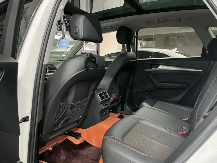 Audi Q5L 2020 Model 40 TFSI Rong Xiang Fashion Model – фото 10