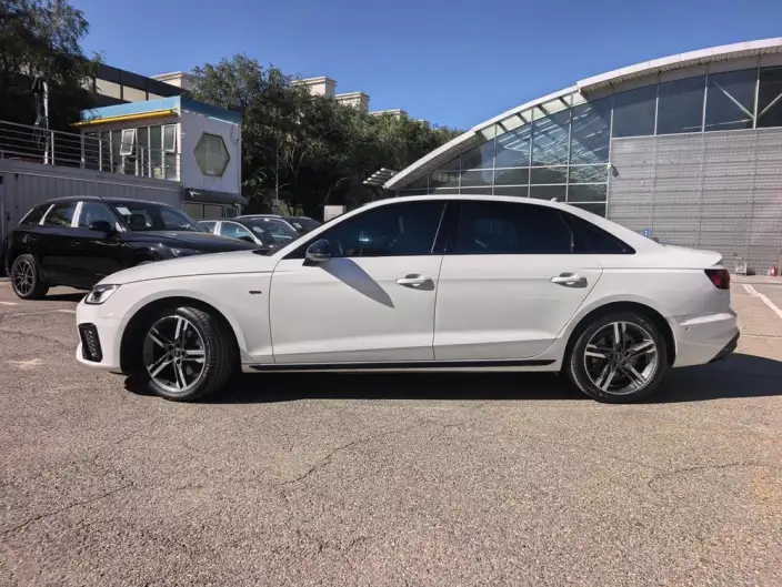Audi A4 L 2023 Model 40 TFSI Luxury Dynamic Model – фото 3