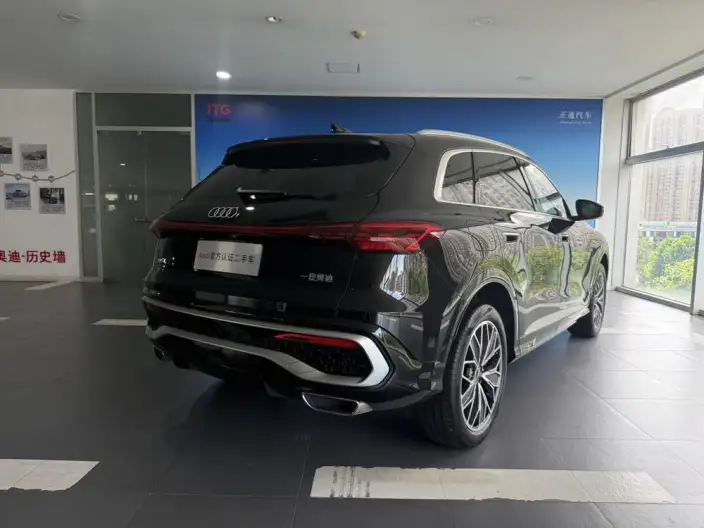 Audi Q5L 2026 Model 2.0T 10M Users Edition Edition – фото 5