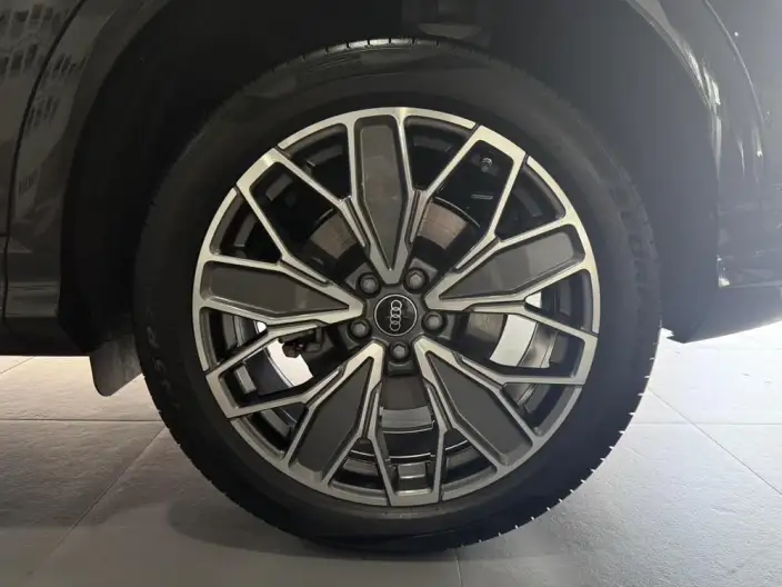Audi Q5L 2026 Model 2.0T 10M Users Edition Edition – фото 7