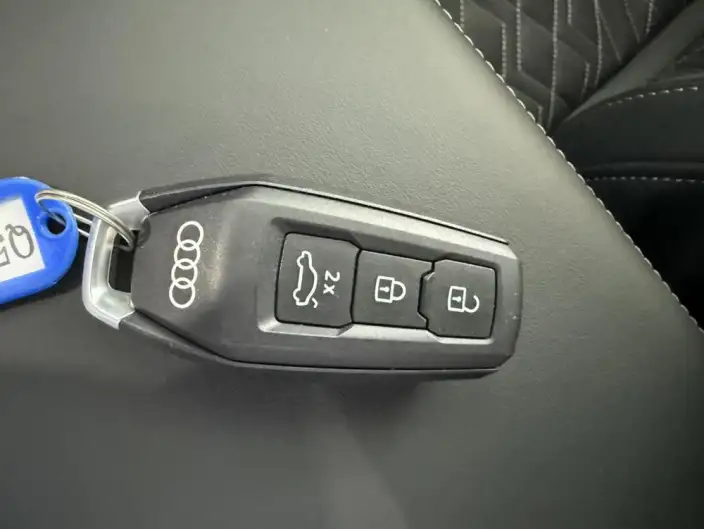 Audi Q5L 2026 Model 2.0T 10M Users Edition Edition – фото 8