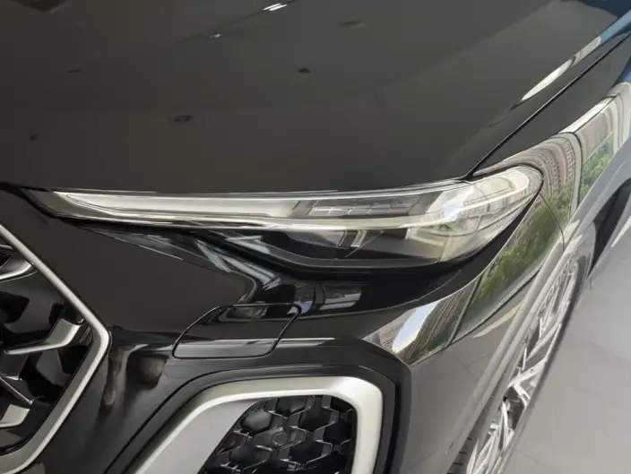 Audi Q5L 2026 Model 2.0T 10M Users Edition Edition – фото 9