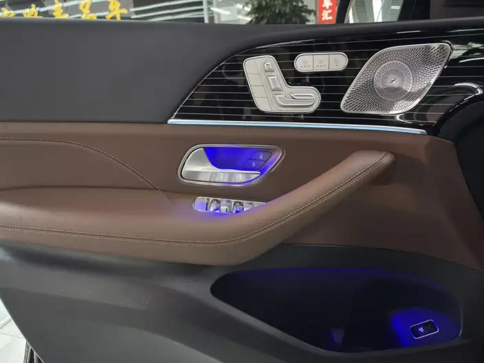 Mercedes-Benz GLS 2026 Model GLS 450 4MATIC Dynamic Model – фото 9