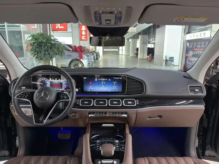 Mercedes-Benz GLS 2026 Model GLS 450 4MATIC Dynamic Model – фото 10