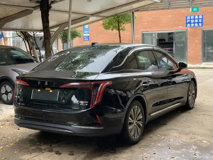 Hongqi E-QM5 2024 Model 560KM PLUS Edition 100kW – фото 4