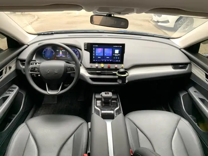 Hongqi E-QM5 2024 Model 560KM PLUS Edition 100kW – фото 6