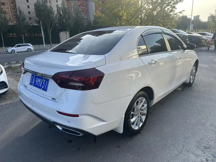 Geely Emgrand 2021 Model UP 1.5L Manual Luxury Model – фото 6