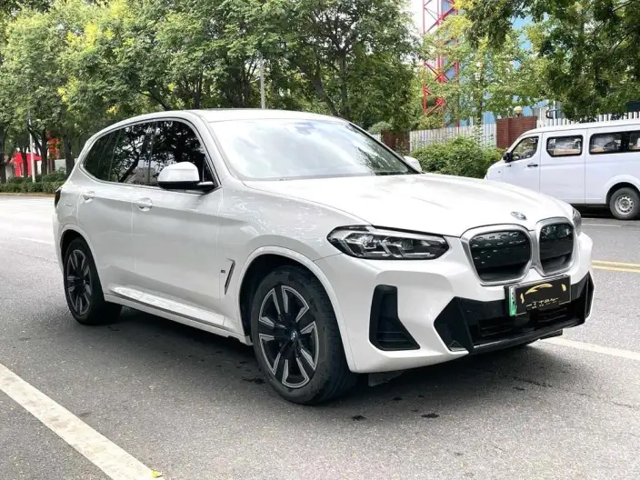 BMW iX3 2022 Model Facelift Leading Model – фото 3