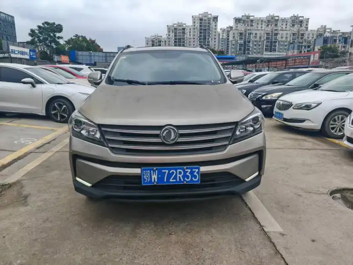 Fengguang S560 2021 Model 1.5T Manual Urban Model 7 seat