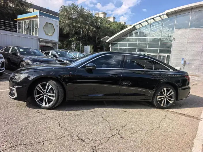 Audi A6L 2023 Model Facelift 40 TFSI Luxury Dynamic Model – фото 3