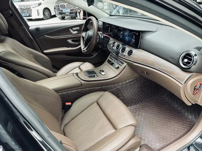 Mercedes-Benz E-Class 2022 Model E 260 L sedan – фото 5