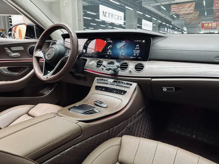 Mercedes-Benz E-Class 2022 Model E 260 L sedan – фото 6