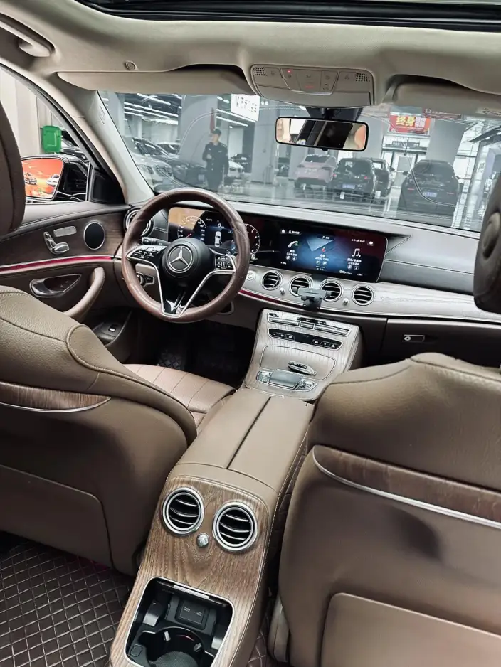 Mercedes-Benz E-Class 2022 Model E 260 L sedan – фото 8