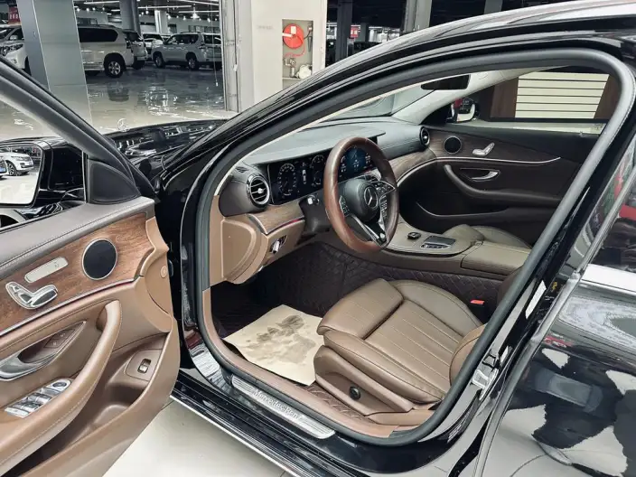 Mercedes-Benz E-Class 2022 Model E 260 L sedan – фото 9