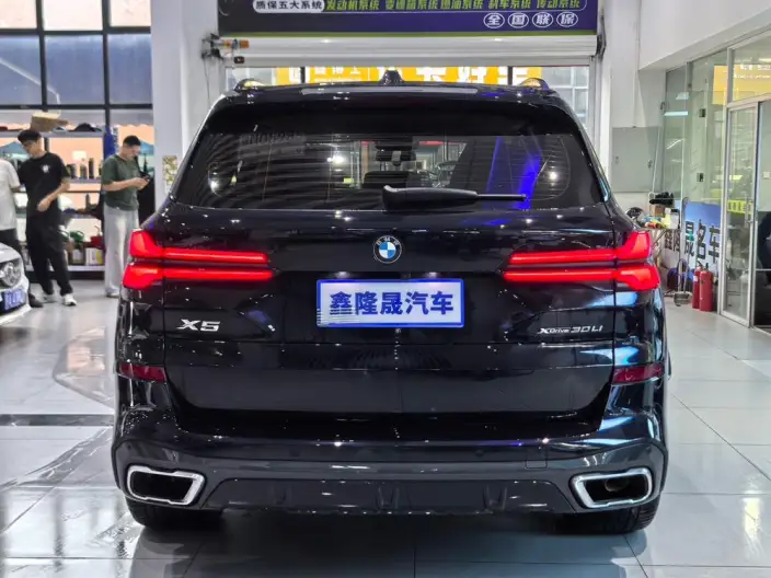BMW X5 2026 Model xDrive30Li Exclusive Model M Sports Night Set – фото 5