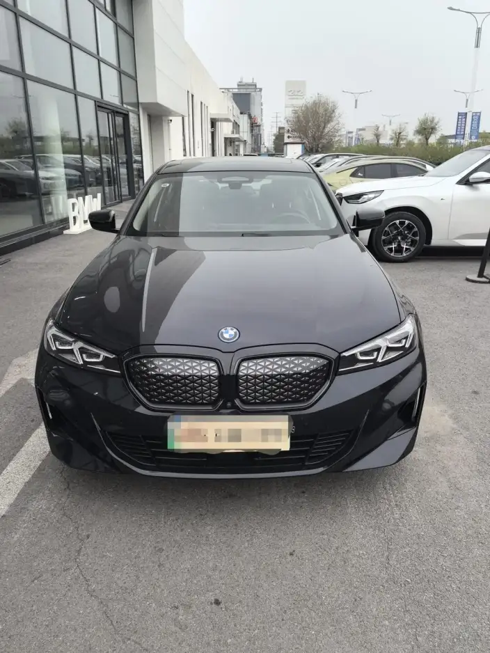 BMW i3 2025 Model eDrive40L Night Set – фото 2