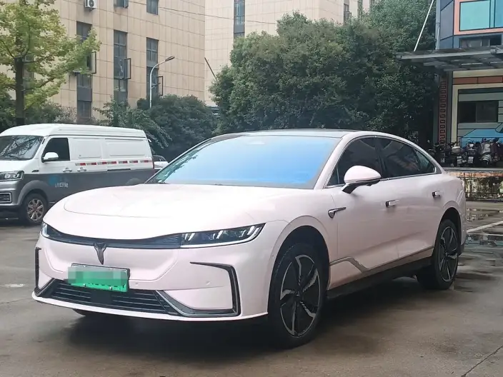 Voyah Pursuit EV 2023 Model 580km Standard battery life version – фото 1