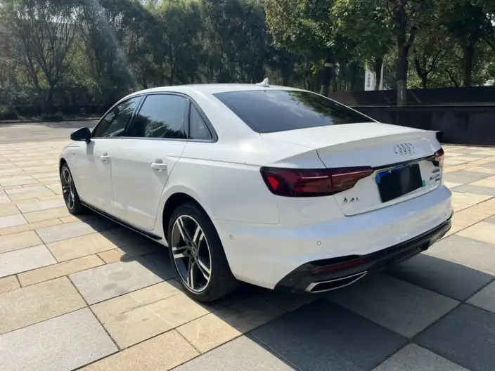 Audi A4 L 2022 Model 40 TFSI Fashion Dynamic Model – фото 3
