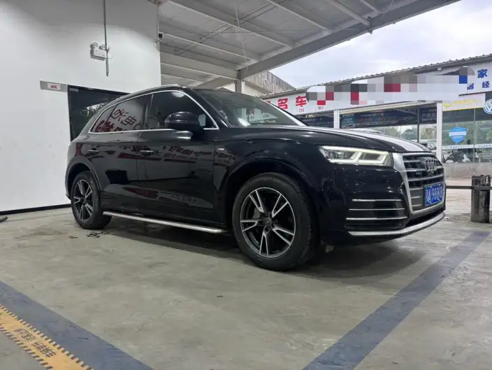 Audi Q5L 2020 Model 45 TFSI Exclusive Fashion Model – фото 3