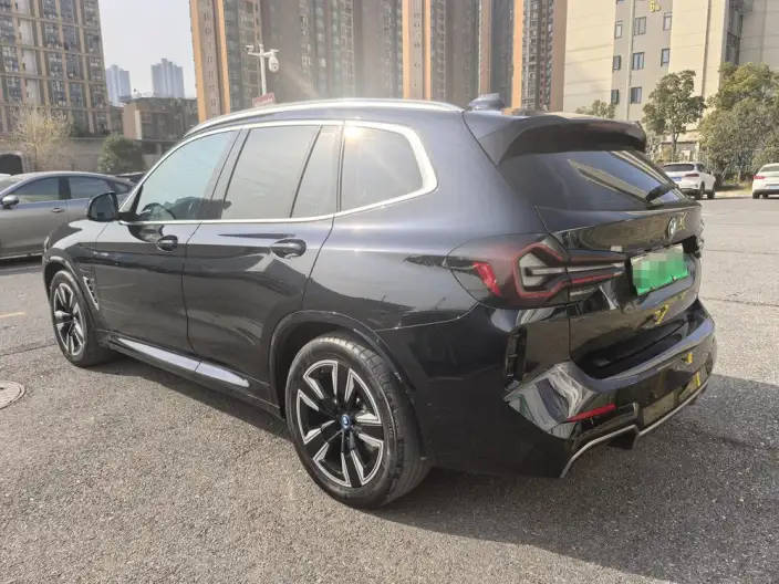 BMW iX3 2024 Model Leading Model – фото 4