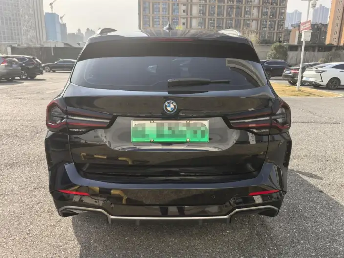 BMW iX3 2024 Model Leading Model – фото 5