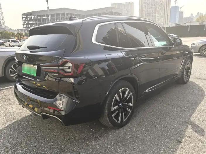 BMW iX3 2024 Model Leading Model – фото 6