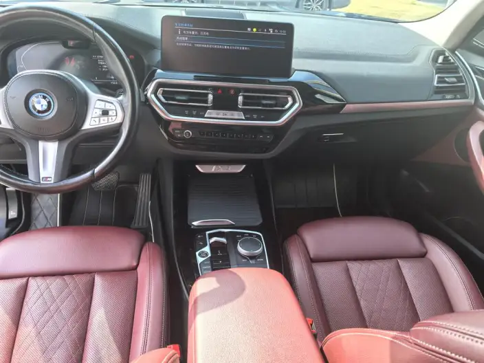 BMW iX3 2024 Model Leading Model – фото 7