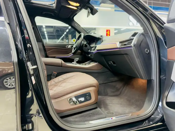 BMW X5 2022 Model xDrive 40Li M Sports Set – фото 10