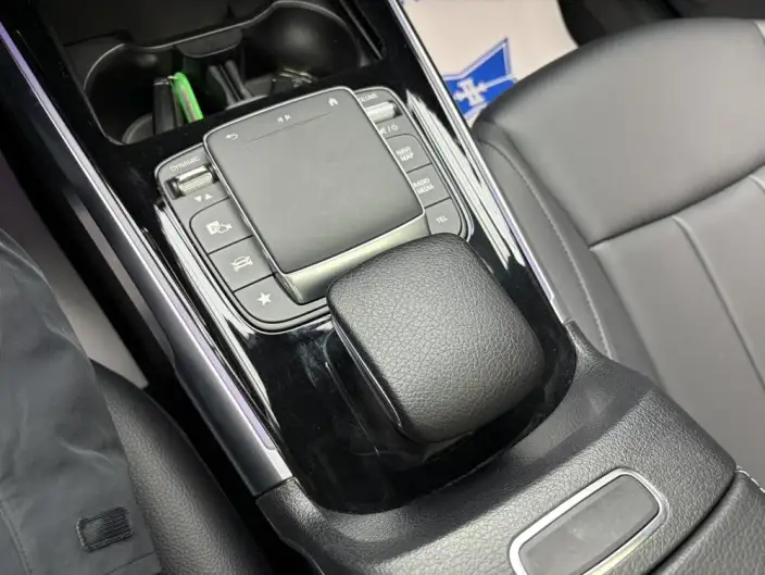 Mercedes-Benz GLB 2023 Model GLB 220 Dynamic Model – фото 8