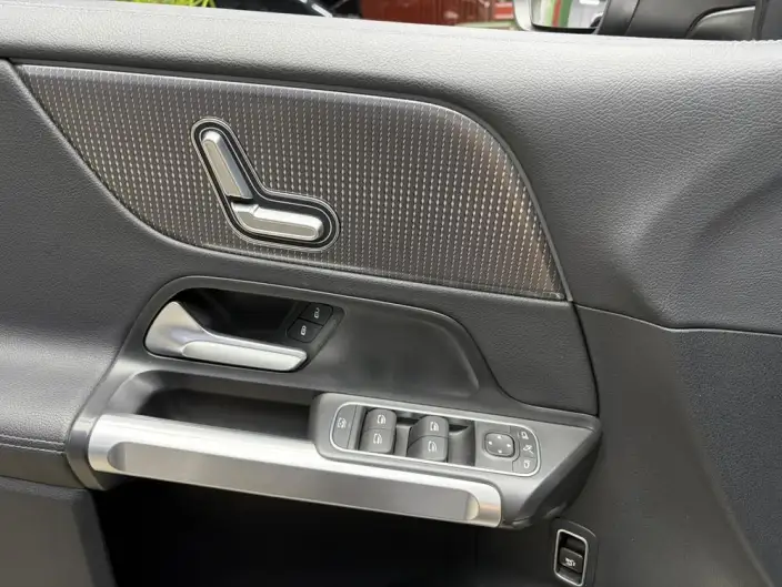 Mercedes-Benz GLB 2023 Model GLB 220 Dynamic Model – фото 9