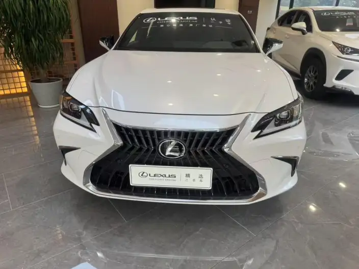 Lexus ES 2022 Model 200 Superior Edition – фото 2