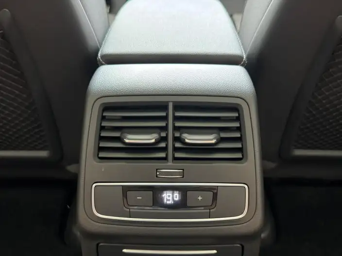 Audi A4 L 2024 Model 40 TFSI Luxury Dynamic Model – фото 9