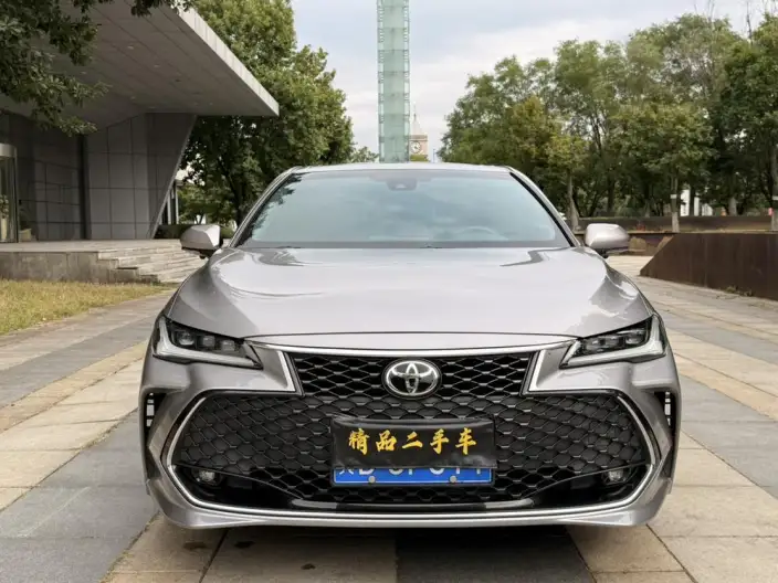 Toyota Avalon 2023 Model 2.5L Automatic Deluxe Edition – фото 2